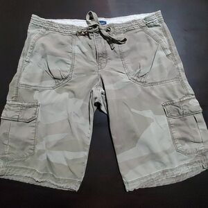 American Eagle camo cargo shorts